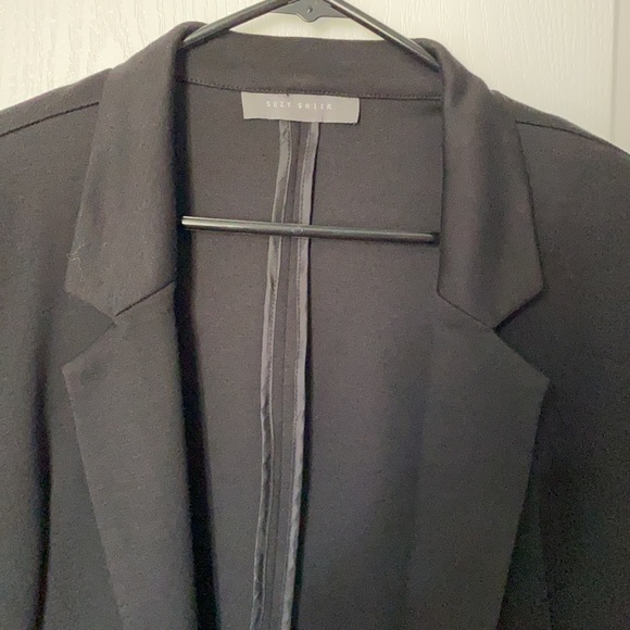 Black women’s Blazer - Picture 3 of 4